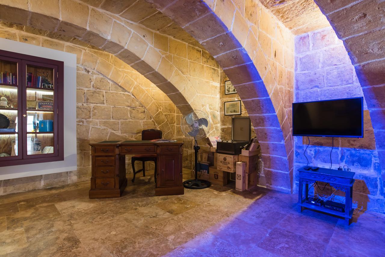 1 Bedroom Heritage Apartment Валетта Экстерьер фото